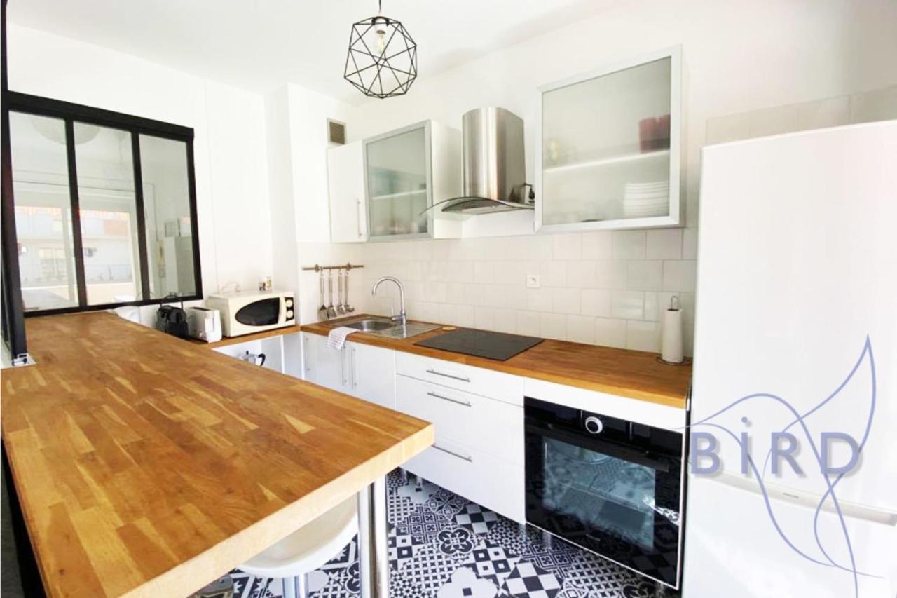 Bright Flat Near To The Beach & Harbor 생로랑뒤바르 외부 사진
