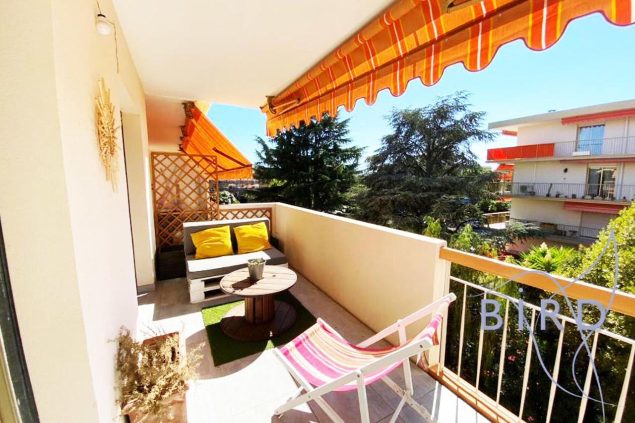 Bright Flat Near To The Beach & Harbor 생로랑뒤바르 외부 사진